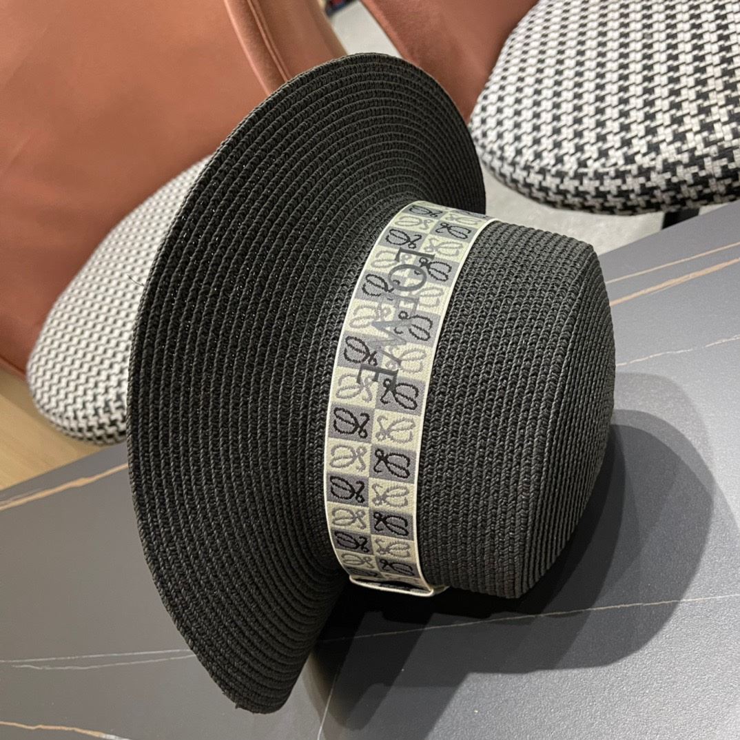 Loewe Caps